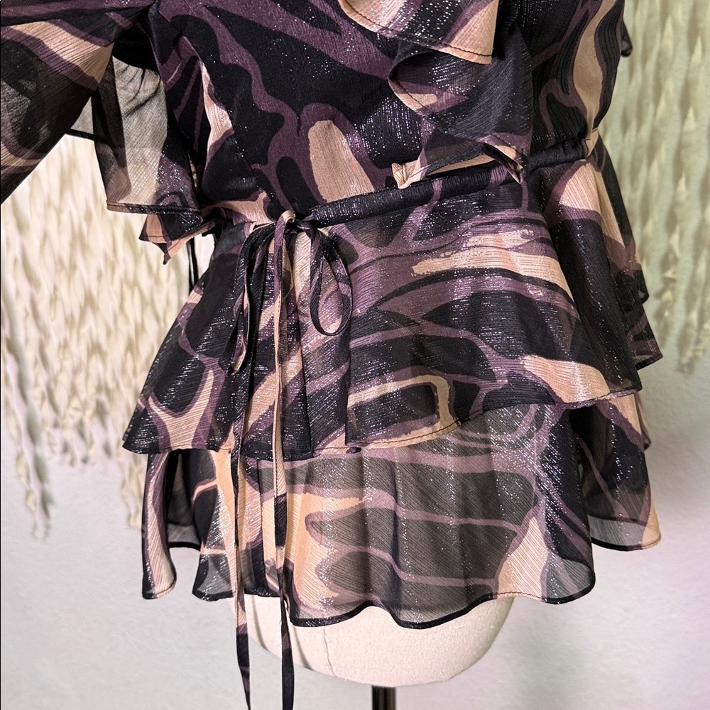 Ted Baker NWT Jasmyna Metallic Plum and Black Ruffles Puff Sleeve Size 2/M - Picture 4 of 10